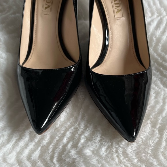 Prada black patent leather pointed toe kitten heels pumps Size 38.5/8.5 - Picture 3 of 11